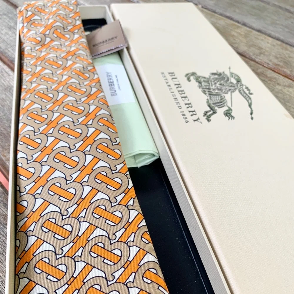 🔥TB MONOGRAM🔥💯🆕HOUSE OF BURBERRY SIGNATURE MOTIF PRINT TIE🔥 - Picture 16 of 16